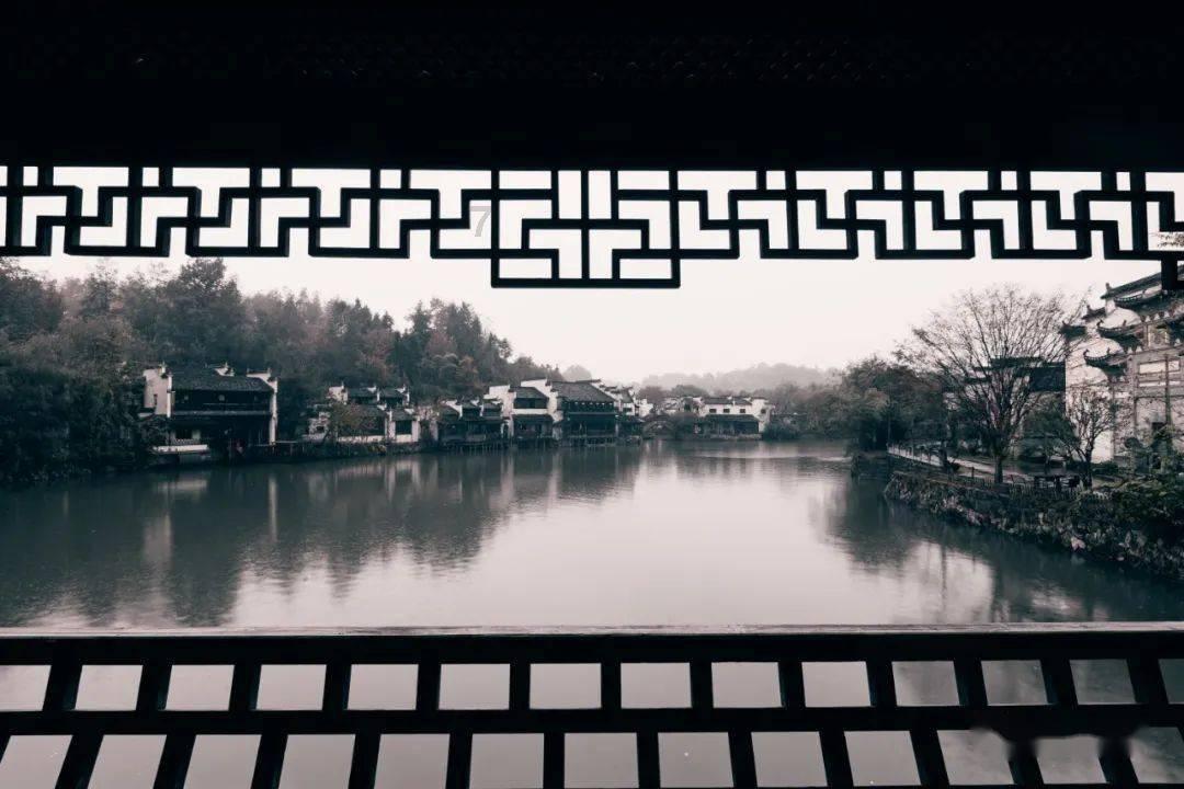 3DMAX全景图渲染出来很黑怎么回事?